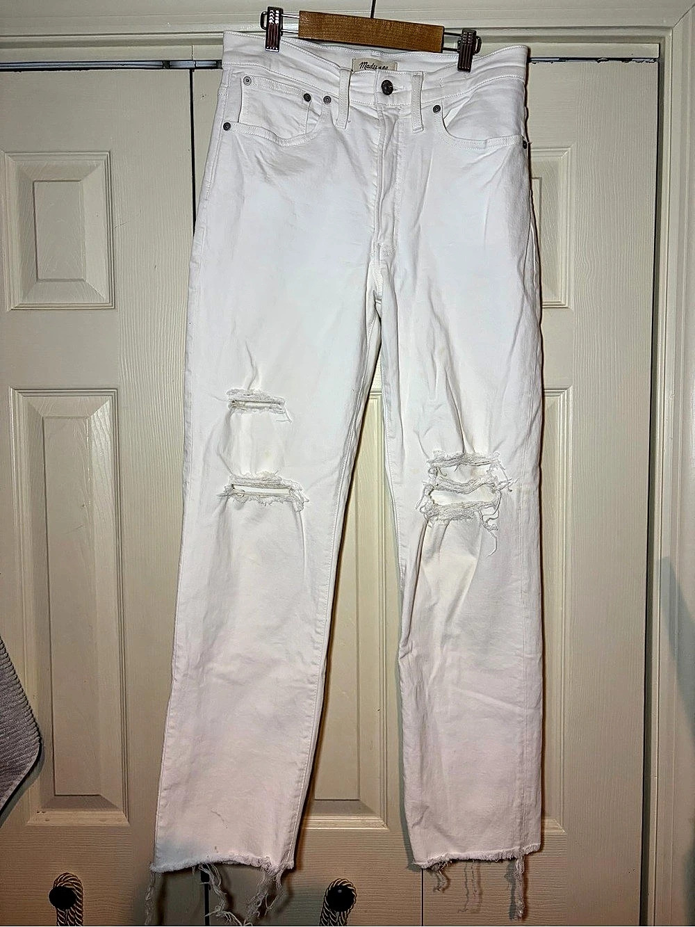 Madewell The Perfect Vintage Straight Jean in Tile White: Ripped-Knee Edition
